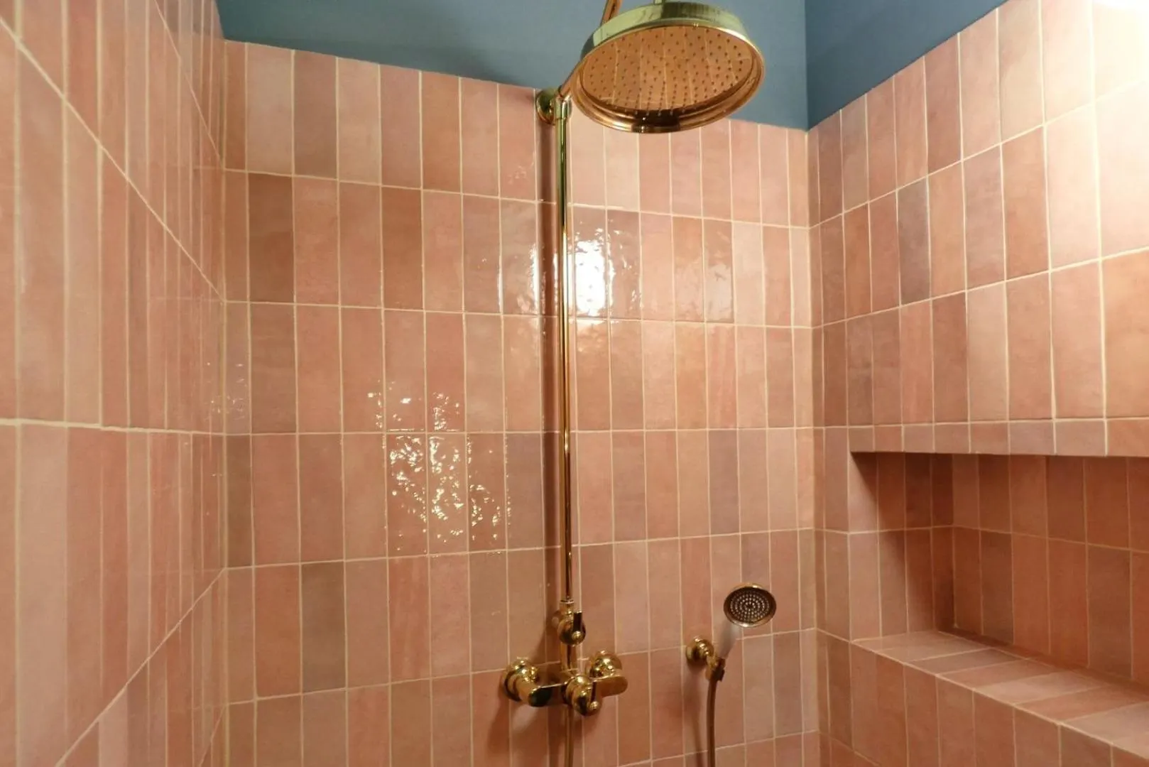 Le Neptune - Splendide - Sauna - Saint-Germain 파리 프랑스